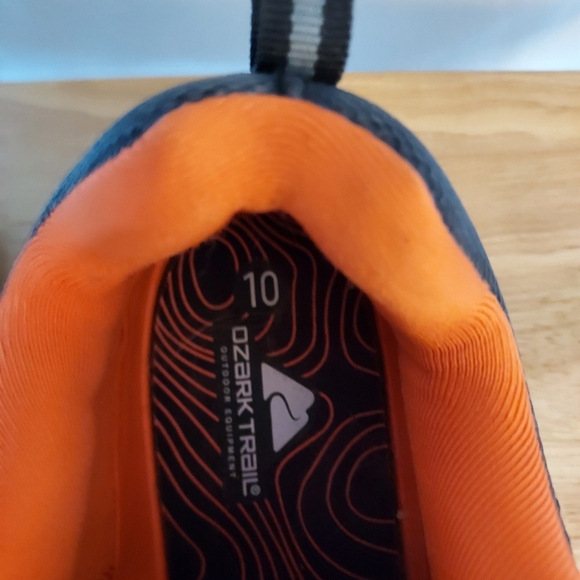 Mens Grey and orange sneakers size 10 - Picture 5 of 5